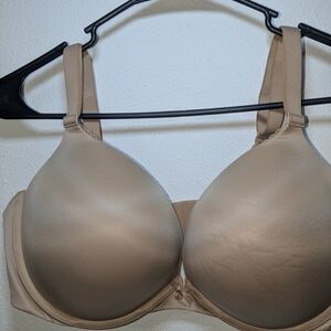 Victoria's Secret-Body By Victoria Push Up Bra-40DD- Color: Nude